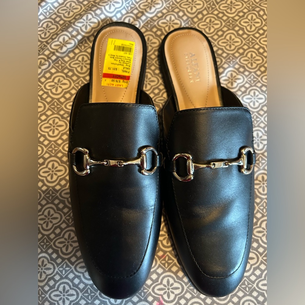 Alfani Mules
New in box